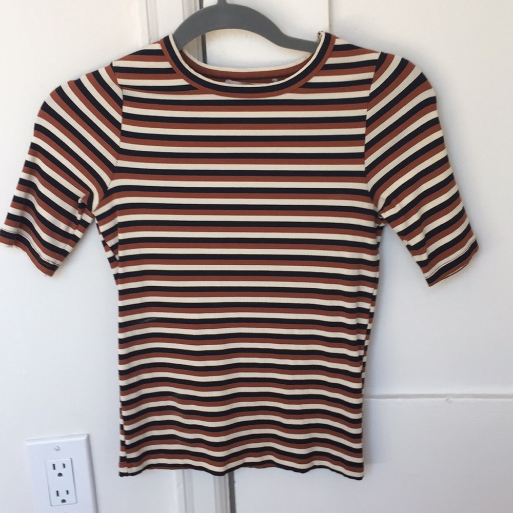 Forever 21 Crew Neck Stripped Shirt